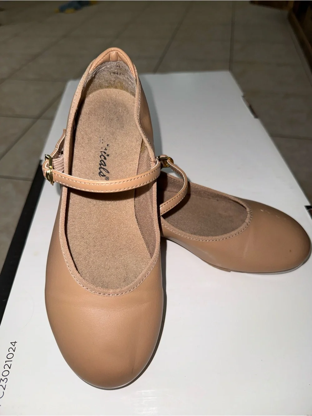 Girls' Mary Jane Tap Shoes in Tan with Buckle Strap
